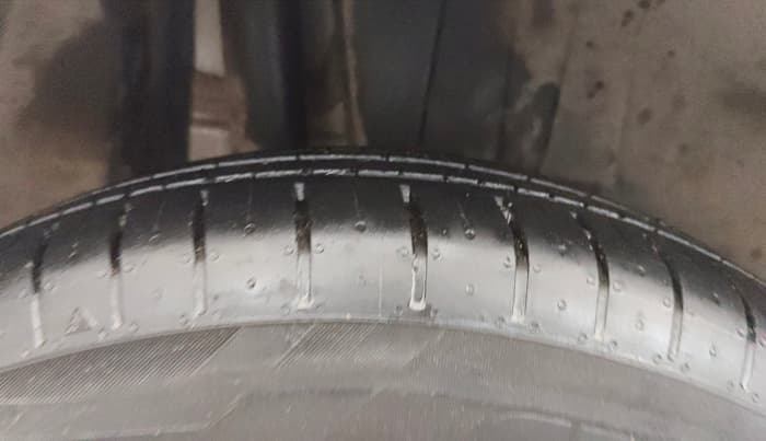 2024 Maruti Dzire ZXI CNG, CNG, Manual, 26,588 km, Right Rear Tyre Tread