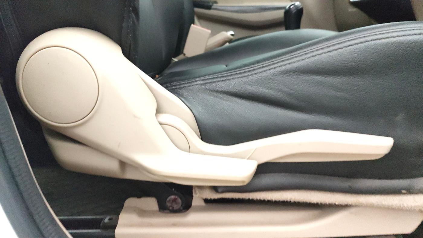 2024 Maruti Dzire ZXI CNG, CNG, Manual, 26,588 km, Driver Side Adjustment Panel