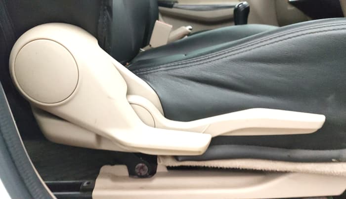 2024 Maruti Dzire ZXI CNG, CNG, Manual, 26,588 km, Driver Side Adjustment Panel