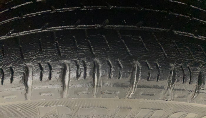 2016 Maruti Alto K10 LXI, Petrol, Manual, 85,465 km, Right Front Tyre Tread