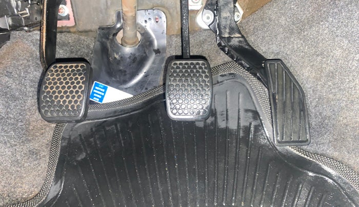 2016 Maruti Alto K10 LXI, Petrol, Manual, 85,465 km, Pedals