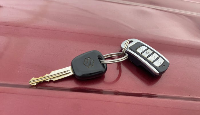 2016 Maruti Alto K10 LXI, Petrol, Manual, 85,465 km, Key Close Up