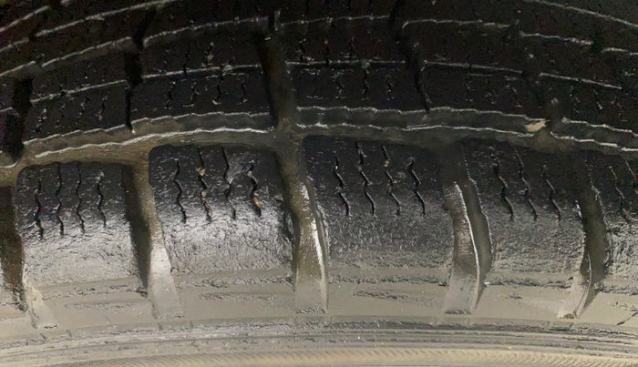 2016 Maruti Alto K10 LXI, Petrol, Manual, 85,465 km, Left Rear Tyre Tread