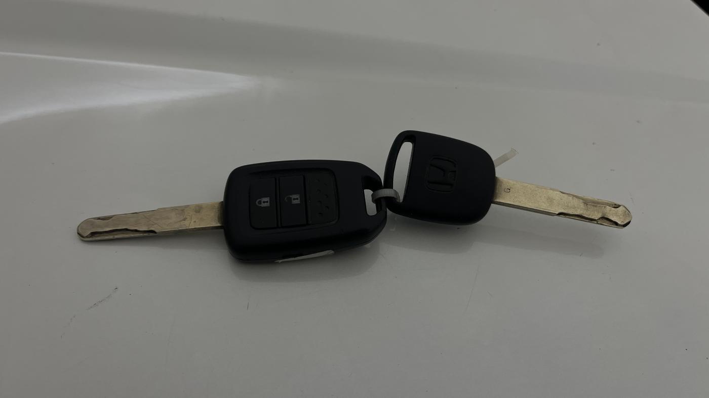 2018 Honda WR-V 1.5L I-DTEC S MT, Diesel, Manual, 93,002 km, Key Close Up