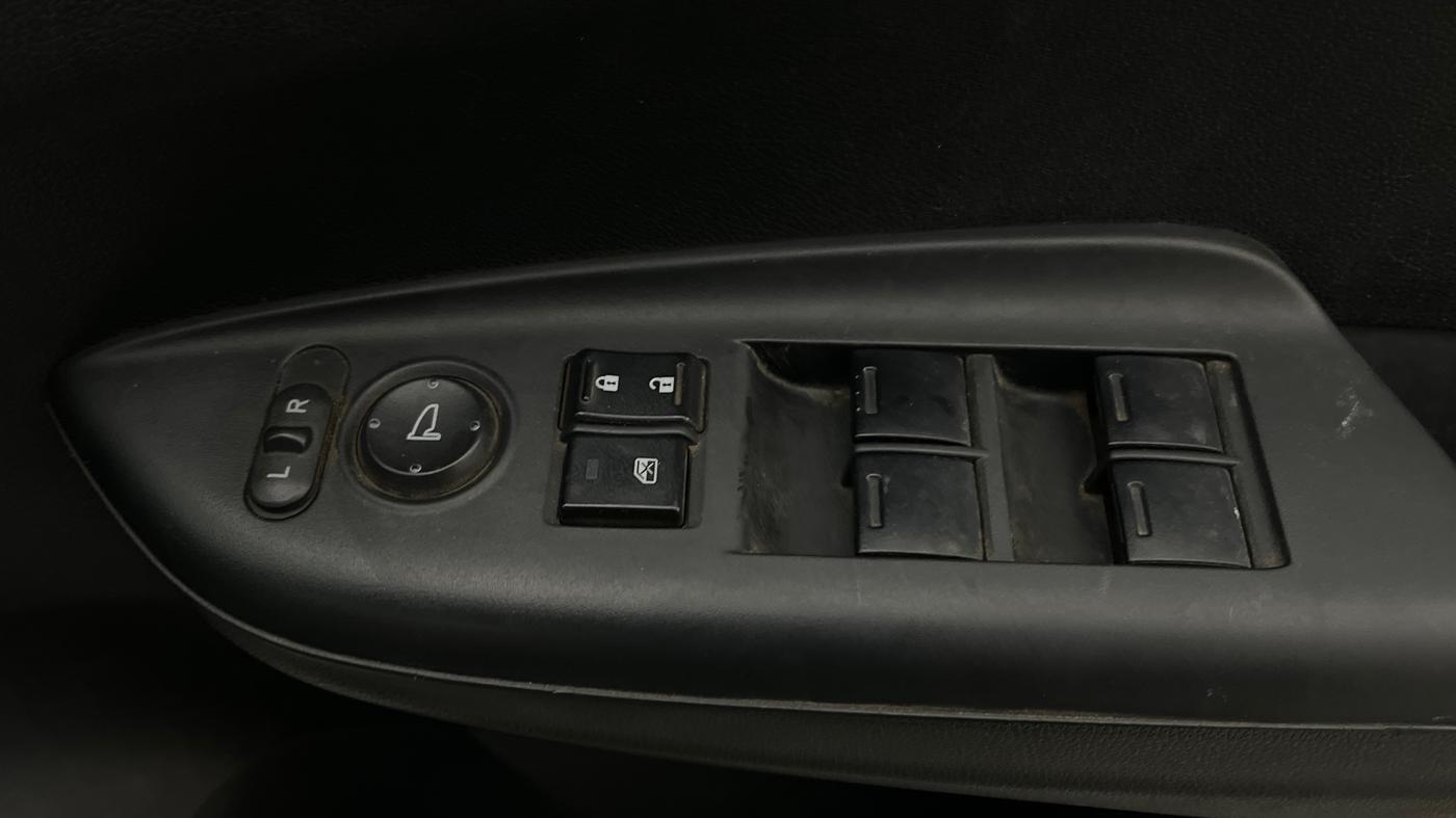 2018 Honda WR-V 1.5L I-DTEC S MT, Diesel, Manual, 93,002 km, Driver Side Door Panels Control
