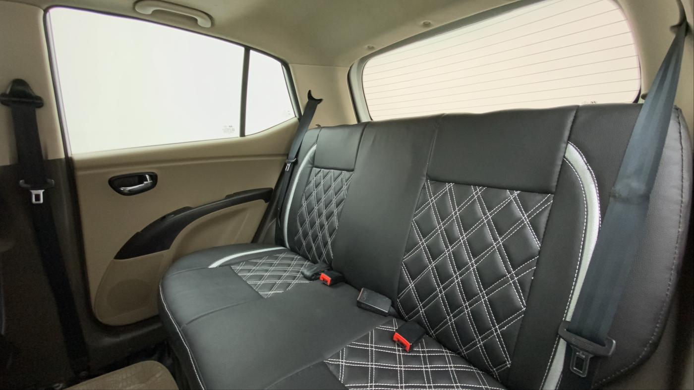 2012 Hyundai i10 ASTA 1.2 AT KAPPA2 WITH SUNROOF, Petrol, Automatic, 41,966 km, Right Side Rear Door Cabin