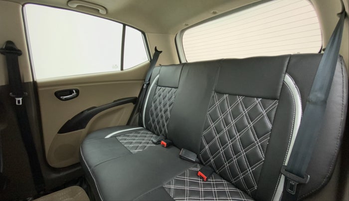 2012 Hyundai i10 ASTA 1.2 AT KAPPA2 WITH SUNROOF, Petrol, Automatic, 41,966 km, Right Side Rear Door Cabin