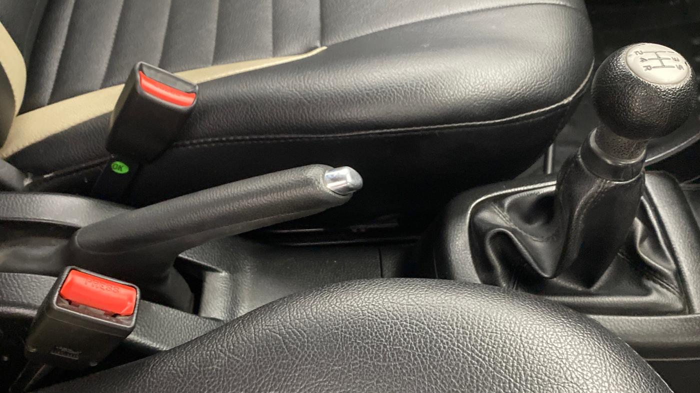 2016 Maruti Swift ZDI, Diesel, Manual, 47,034 km, Gear Lever