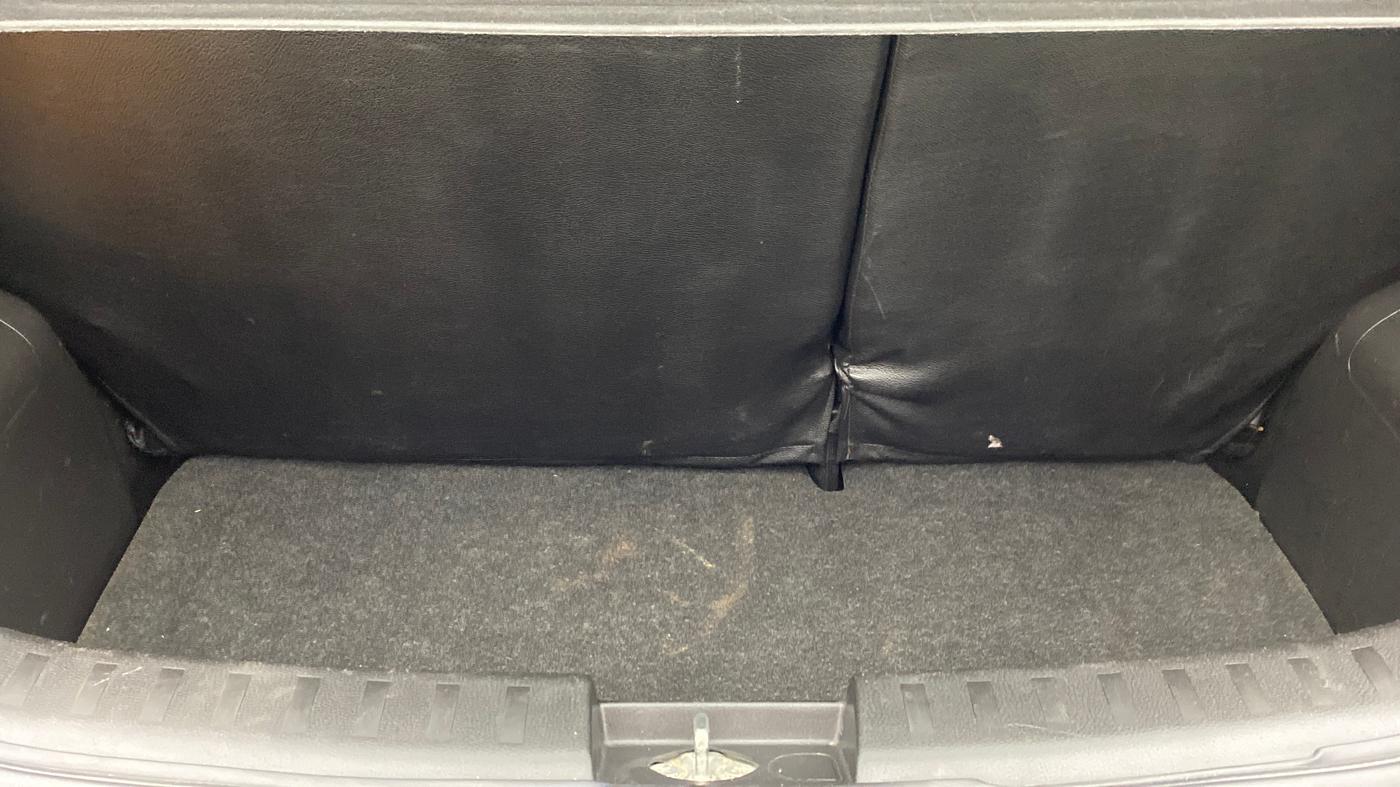 2016 Maruti Swift ZDI, Diesel, Manual, 47,034 km, Boot Inside