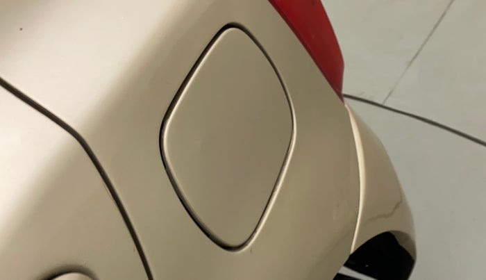 2011 Toyota Etios Liva G, Petrol, Manual, 50,056 km, Left quarter panel - Minor scratches