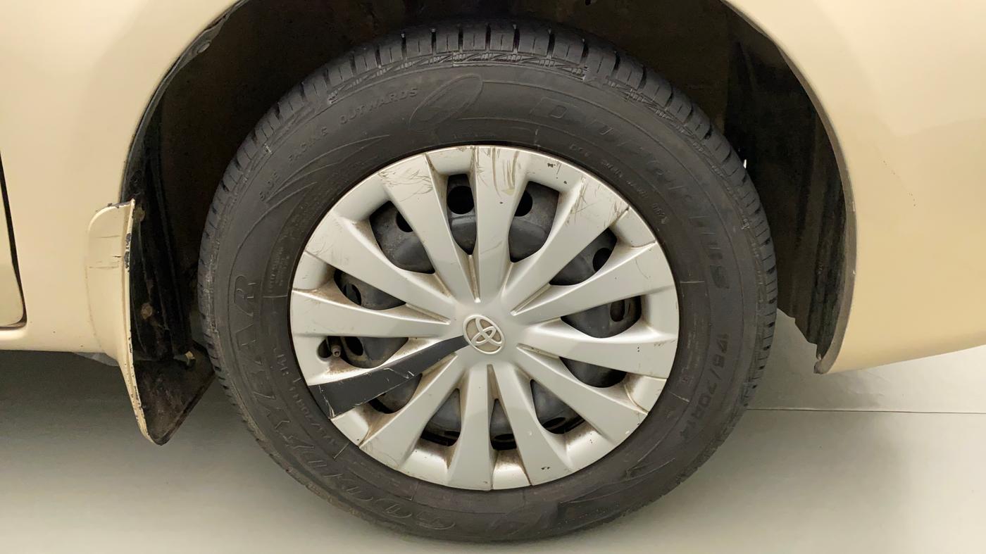 2011 Toyota Etios Liva G, Petrol, Manual, 50,056 km, Right Front Wheel
