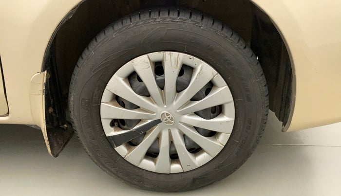 2011 Toyota Etios Liva G, Petrol, Manual, 50,056 km, Right Front Wheel