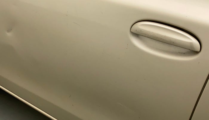 2011 Toyota Etios Liva G, Petrol, Manual, 50,056 km, Front passenger door - Minor scratches