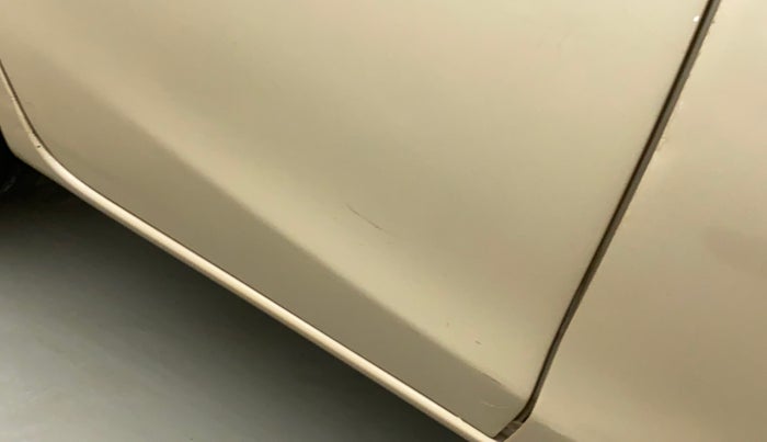 2011 Toyota Etios Liva G, Petrol, Manual, 50,056 km, Right rear door - Slightly dented