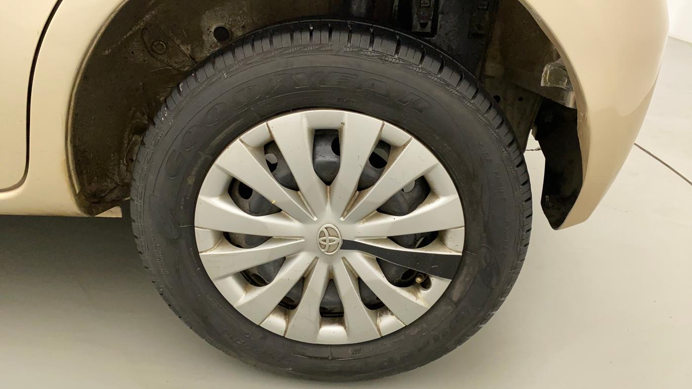 2011 Toyota Etios Liva G, Petrol, Manual, 50,056 km, Left Rear Wheel