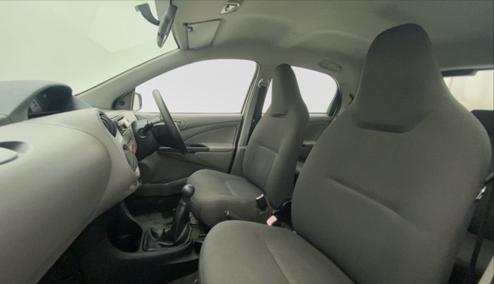 2011 Toyota Etios Liva G, Petrol, Manual, 50,056 km, Right Side Front Door Cabin