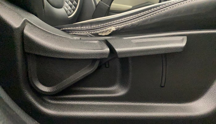 2020 KIA SELTOS HTX 1.5 PETROL, Petrol, Manual, 58,595 km, Driver Side Adjustment Panel