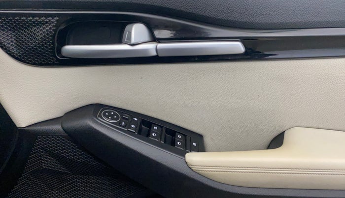 2020 KIA SELTOS HTX 1.5 PETROL, Petrol, Manual, 58,595 km, Driver Side Door Panels Control