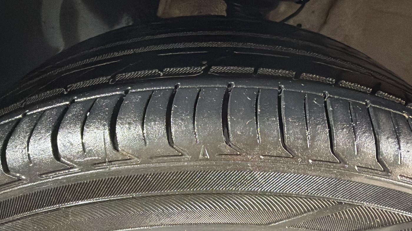 2023 Maruti IGNIS ZETA 1.2, Petrol, Manual, 28,208 km, Left Front Tyre Tread