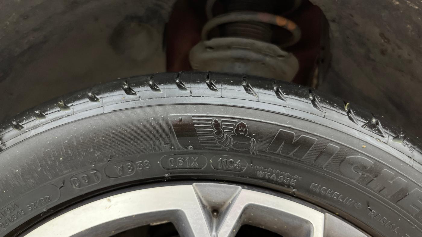2021 Skoda KUSHAQ STYLE 1.0L TSI MT, Petrol, Manual, 98,136 km, Left Front Tyre Tread
