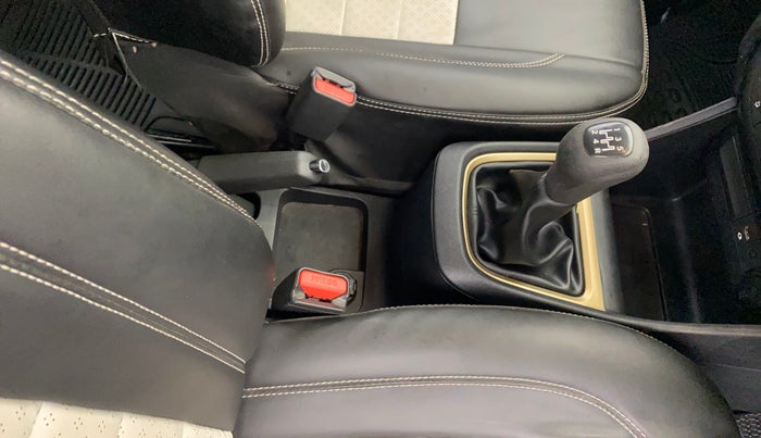 2023 Tata PUNCH ACCOMPLISHED MT, Petrol, Manual, 42,484 km, Gear Lever