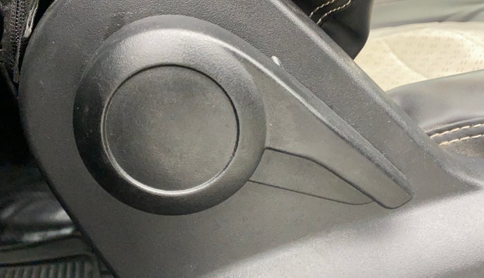 2023 Tata PUNCH ACCOMPLISHED MT, Petrol, Manual, 42,484 km, Driver Side Adjustment Panel