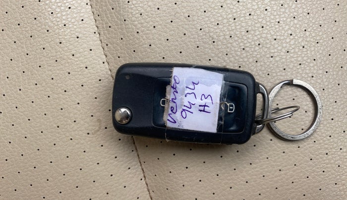 2013 Volkswagen Vento HIGHLINE 1.6 MPI, Petrol, Manual, 1,17,067 km, Key Close Up