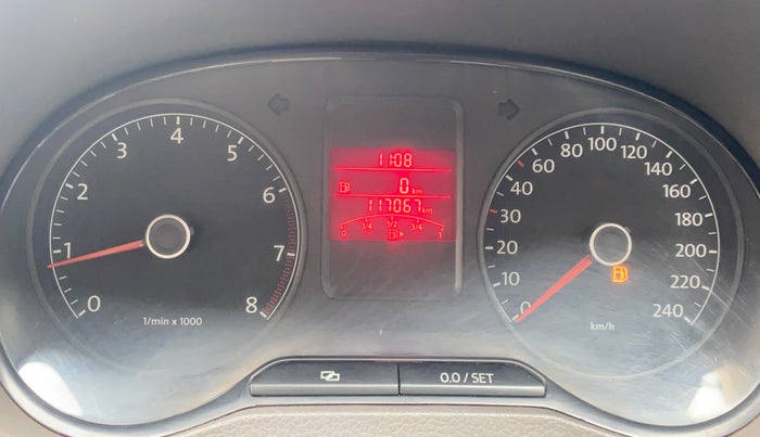 2013 Volkswagen Vento HIGHLINE 1.6 MPI, Petrol, Manual, 1,17,067 km, Odometer Image