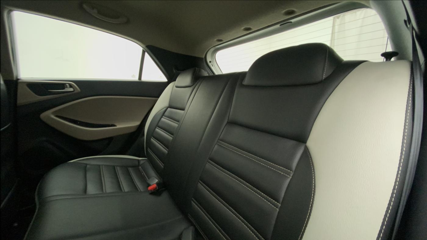 2015 Hyundai Elite i20 SPORTZ 1.2, Petrol, Manual, 15,511 km, Right Side Rear Door Cabin