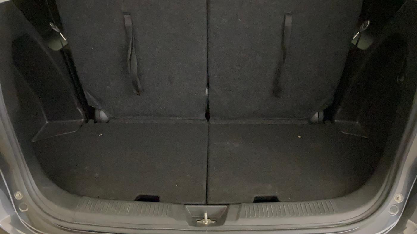 2025 Maruti XL6 ALPHA AT, Petrol, Automatic, 19,583 km, Boot Inside