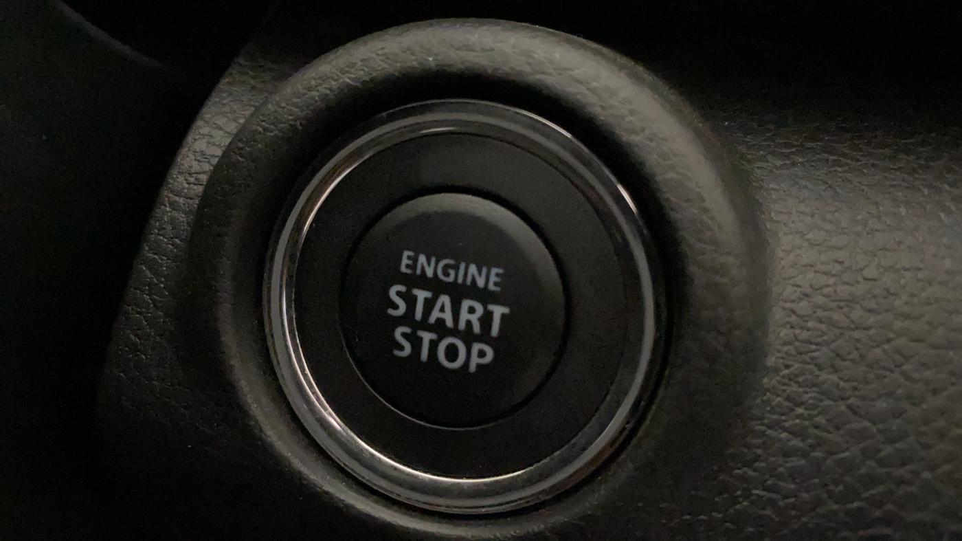 2025 Maruti XL6 ALPHA AT, Petrol, Automatic, 19,583 km, Keyless Start/ Stop Button