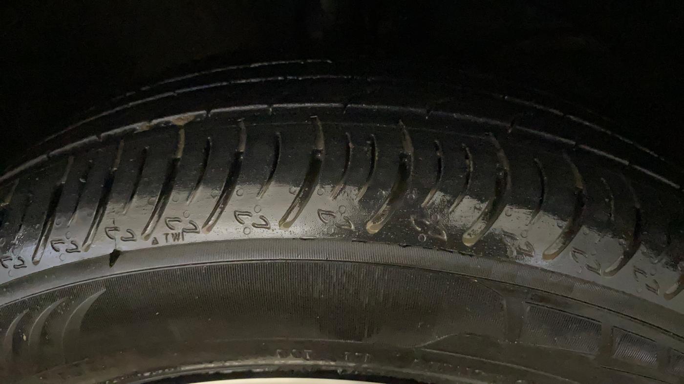 2025 Maruti XL6 ALPHA AT, Petrol, Automatic, 19,583 km, Right Front Tyre Tread