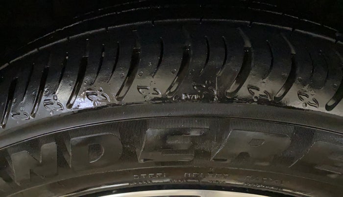 2025 Maruti XL6 ALPHA AT, Petrol, Automatic, 19,583 km, Right Rear Tyre Tread