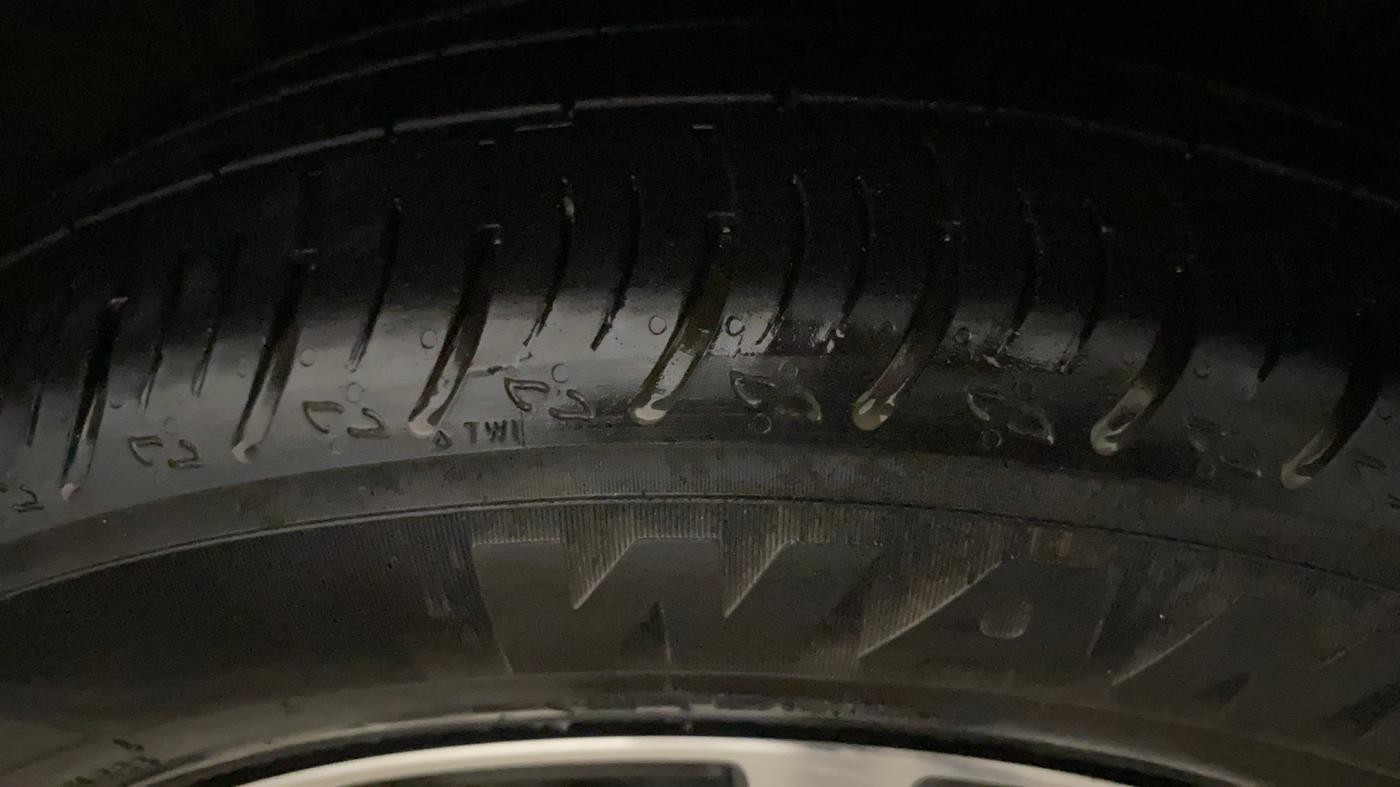 2025 Maruti XL6 ALPHA AT, Petrol, Automatic, 19,583 km, Left Rear Tyre Tread