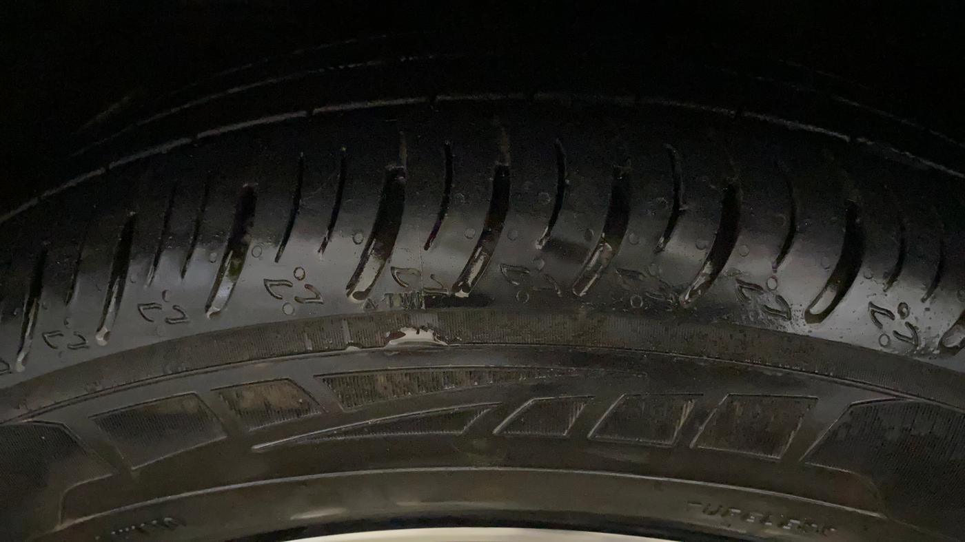 2025 Maruti XL6 ALPHA AT, Petrol, Automatic, 19,583 km, Left Front Tyre Tread