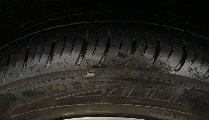 2025 Maruti XL6 ALPHA AT, Petrol, Automatic, 19,583 km, Left Front Tyre Tread