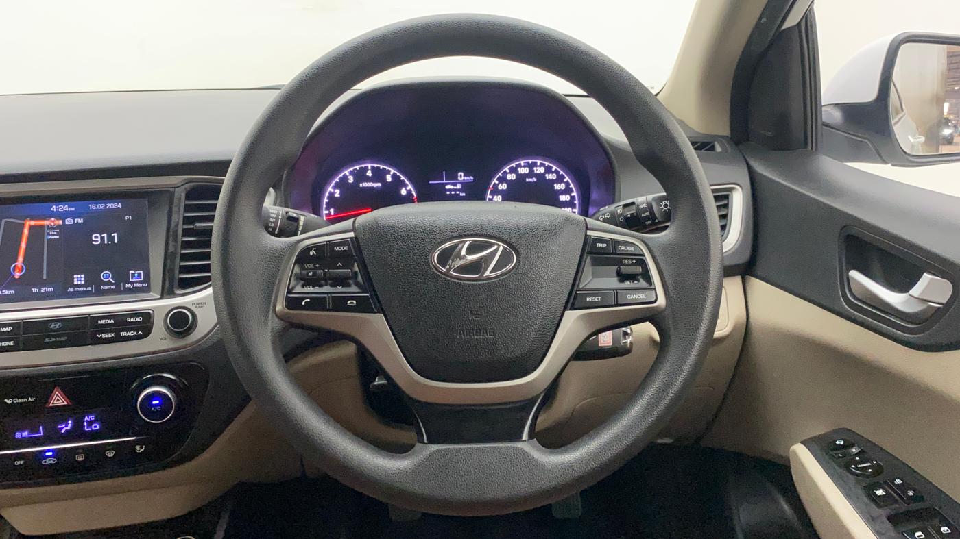 2017 Hyundai Verna 1.6 VTVT SX, CNG, Manual, 76,060 km, Steering Wheel Close Up