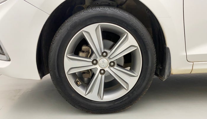 2017 Hyundai Verna 1.6 VTVT SX, CNG, Manual, 76,060 km, Left Front Wheel