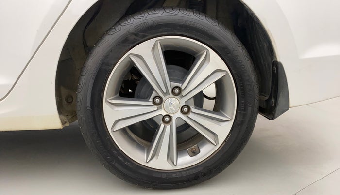 2017 Hyundai Verna 1.6 VTVT SX, CNG, Manual, 76,060 km, Left Rear Wheel