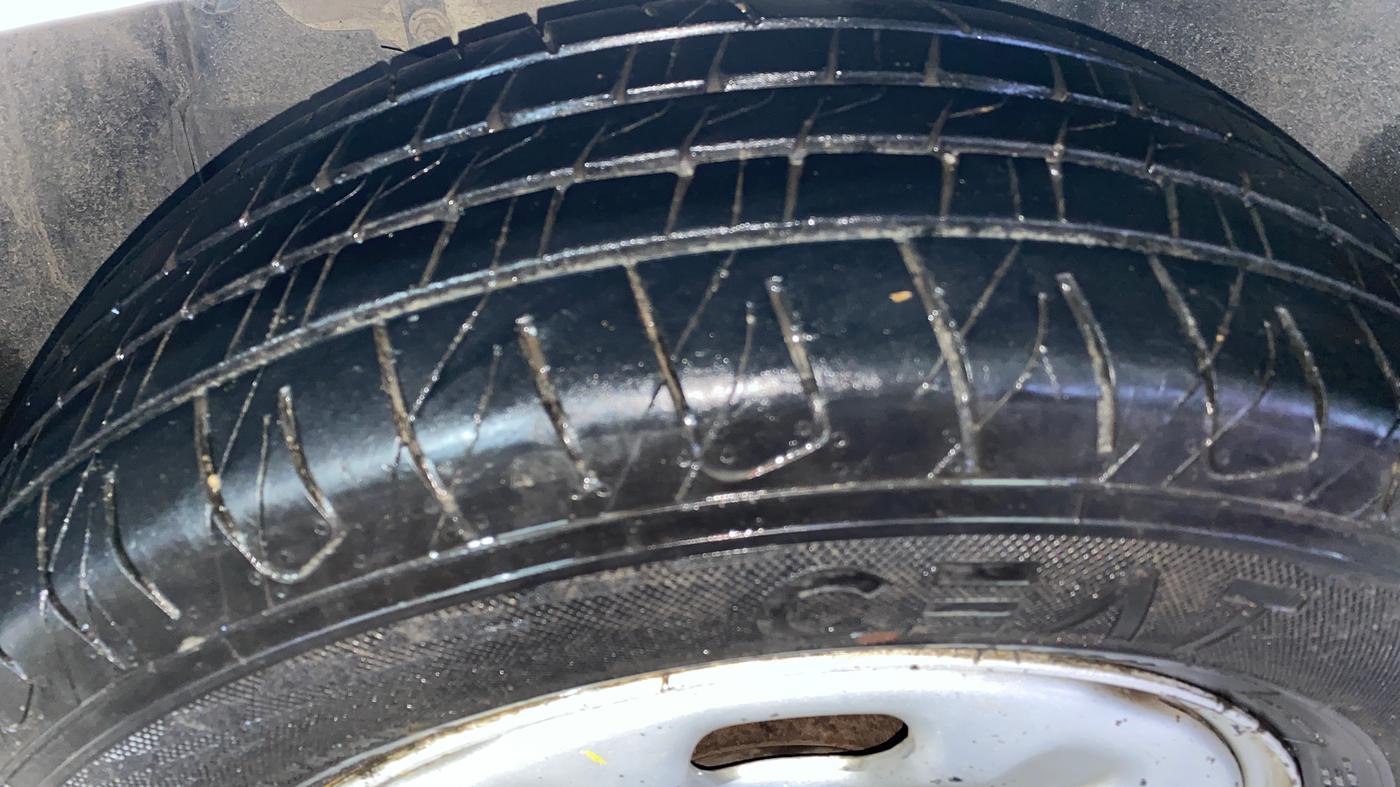 2014 Renault Duster 85 PS RXL DIESEL, Diesel, Manual, 92,271 km, Left Front Tyre Tread