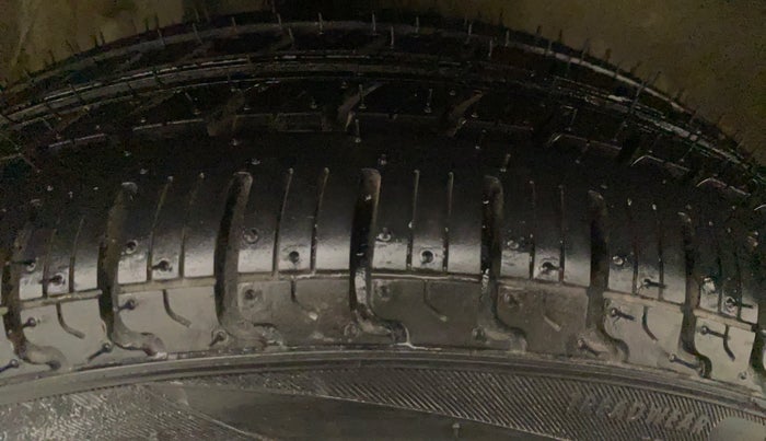 2013 Maruti Alto K10 VXI, Petrol, Manual, 74,689 km, Right Front Tyre Tread