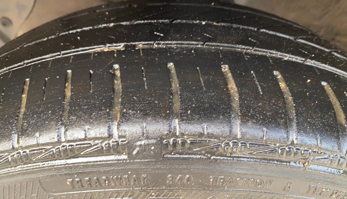 2017 Hyundai Grand i10 SPORTZ (O) 1.2 KAPPA VTVT, Petrol, Manual, 72,997 km, Left Front Tyre Tread