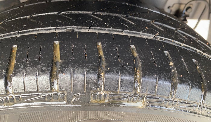 2017 Hyundai Grand i10 SPORTZ (O) 1.2 KAPPA VTVT, Petrol, Manual, 72,997 km, Left Rear Tyre Tread