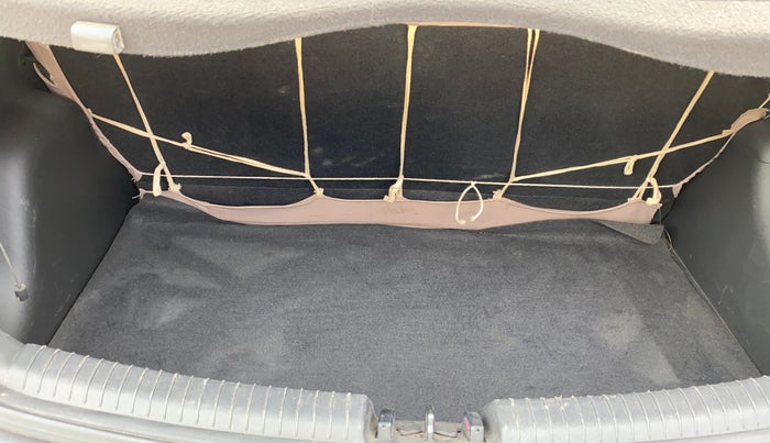 2017 Hyundai Grand i10 SPORTZ (O) 1.2 KAPPA VTVT, Petrol, Manual, 72,997 km, Boot Inside