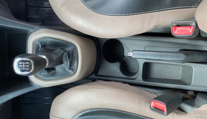 2017 Hyundai Grand i10 SPORTZ (O) 1.2 KAPPA VTVT, Petrol, Manual, 72,997 km, Gear Lever