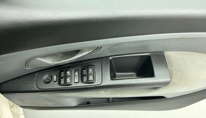 2014 Fiat Grand Punto DYNAMIC 1.3, Diesel, Manual, 64,659 km, Driver Side Door Panels Control