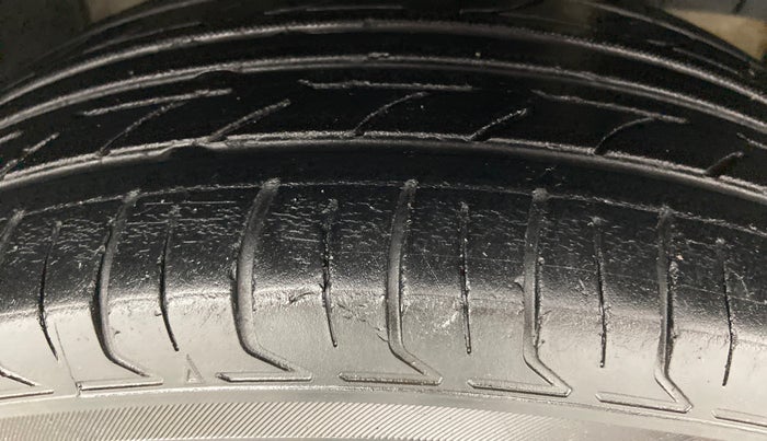 2014 Fiat Grand Punto DYNAMIC 1.3, Diesel, Manual, 64,659 km, Right Front Tyre Tread