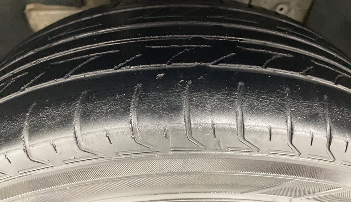 2014 Fiat Grand Punto DYNAMIC 1.3, Diesel, Manual, 64,659 km, Left Front Tyre Tread