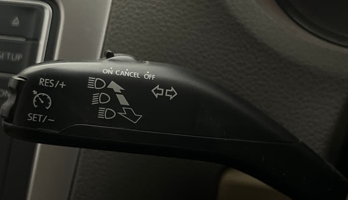 2016 Volkswagen Vento HIGHLINE PETROL AT, Petrol, Automatic, 44,167 km, Adaptive Cruise Control