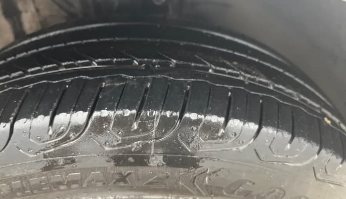 2016 Volkswagen Vento HIGHLINE PETROL AT, Petrol, Automatic, 44,167 km, Right Front Tyre Tread